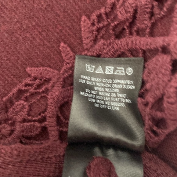 Anthropologie Deep Wine Colored Mock Neck Lace Detailed Sweater Size S - Picture 10 of 10